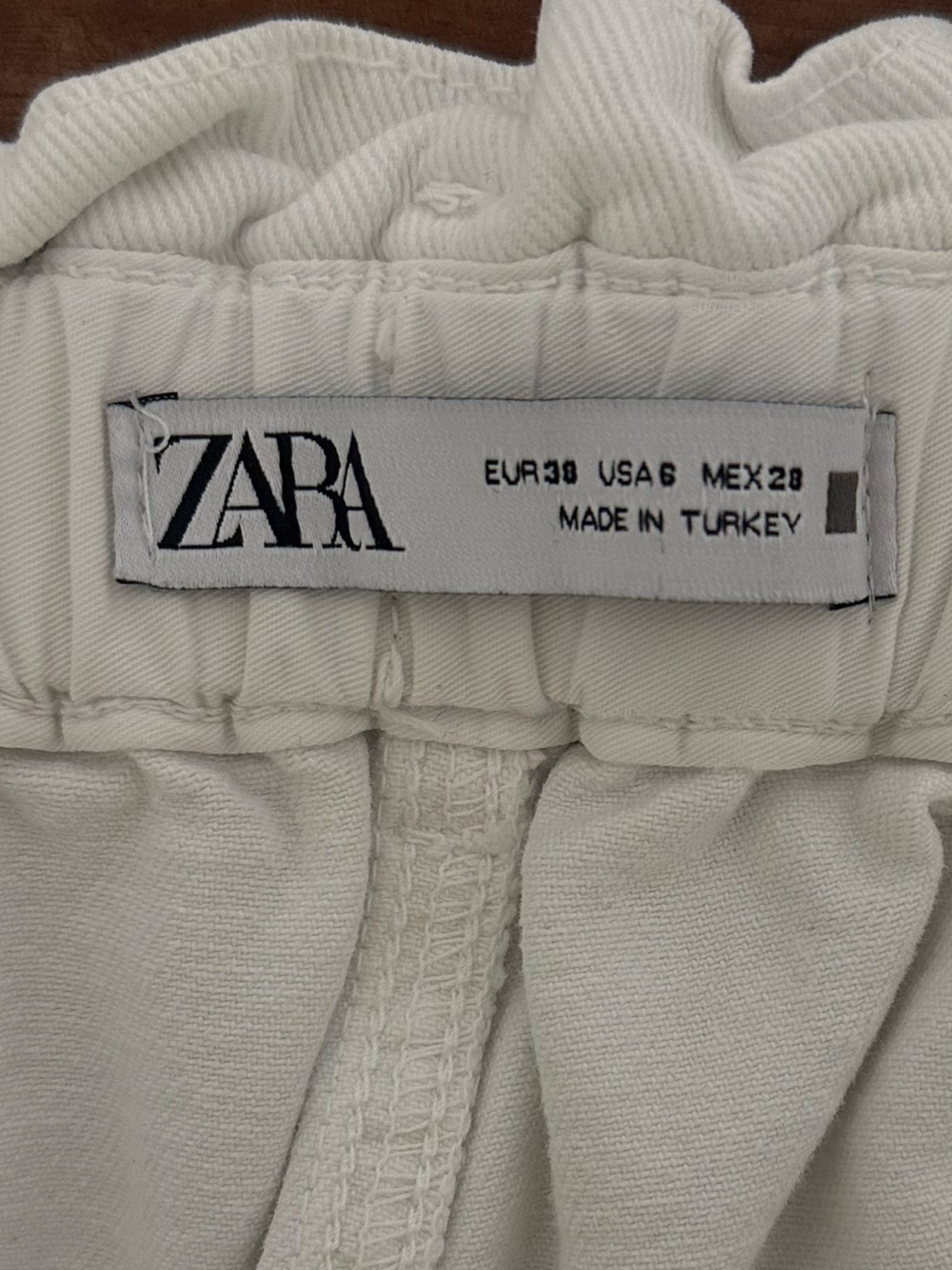ZARA High-Rise Paperbag White Denim Pants Women’s Size 6 Vacation Style - Picture 4 of 4